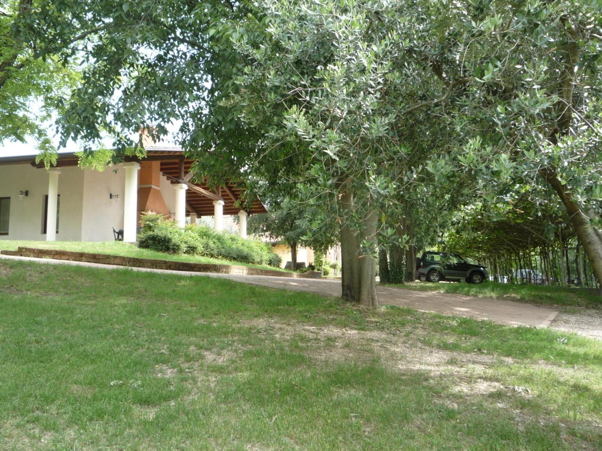 Agriturismo Lupo Bianco Monzambano Exteriör bild