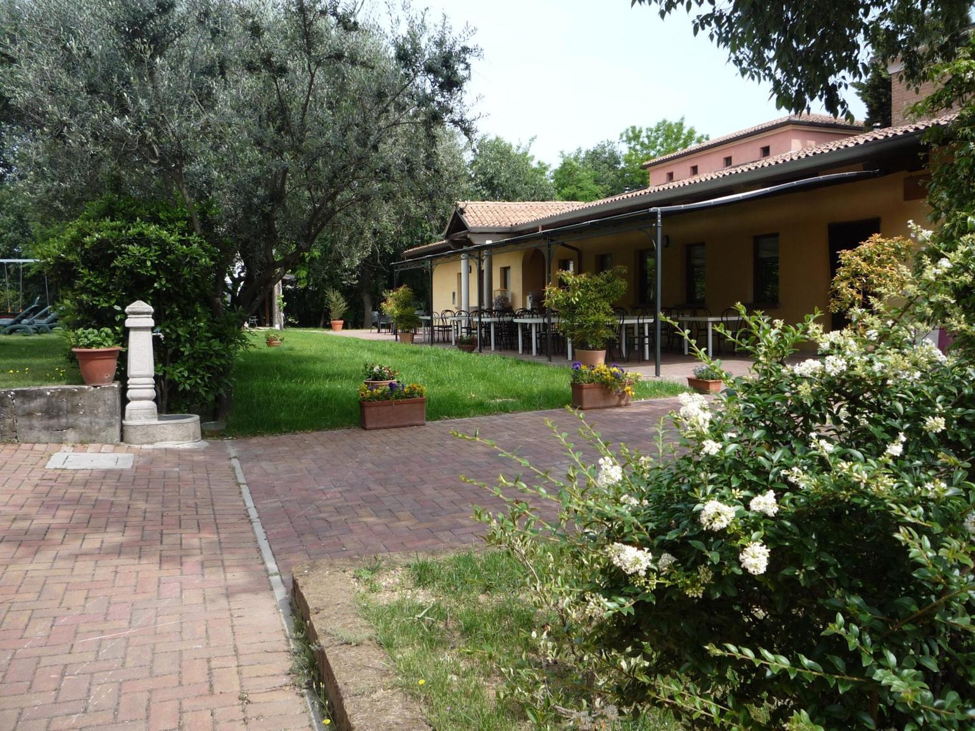 Agriturismo Lupo Bianco Monzambano Exteriör bild