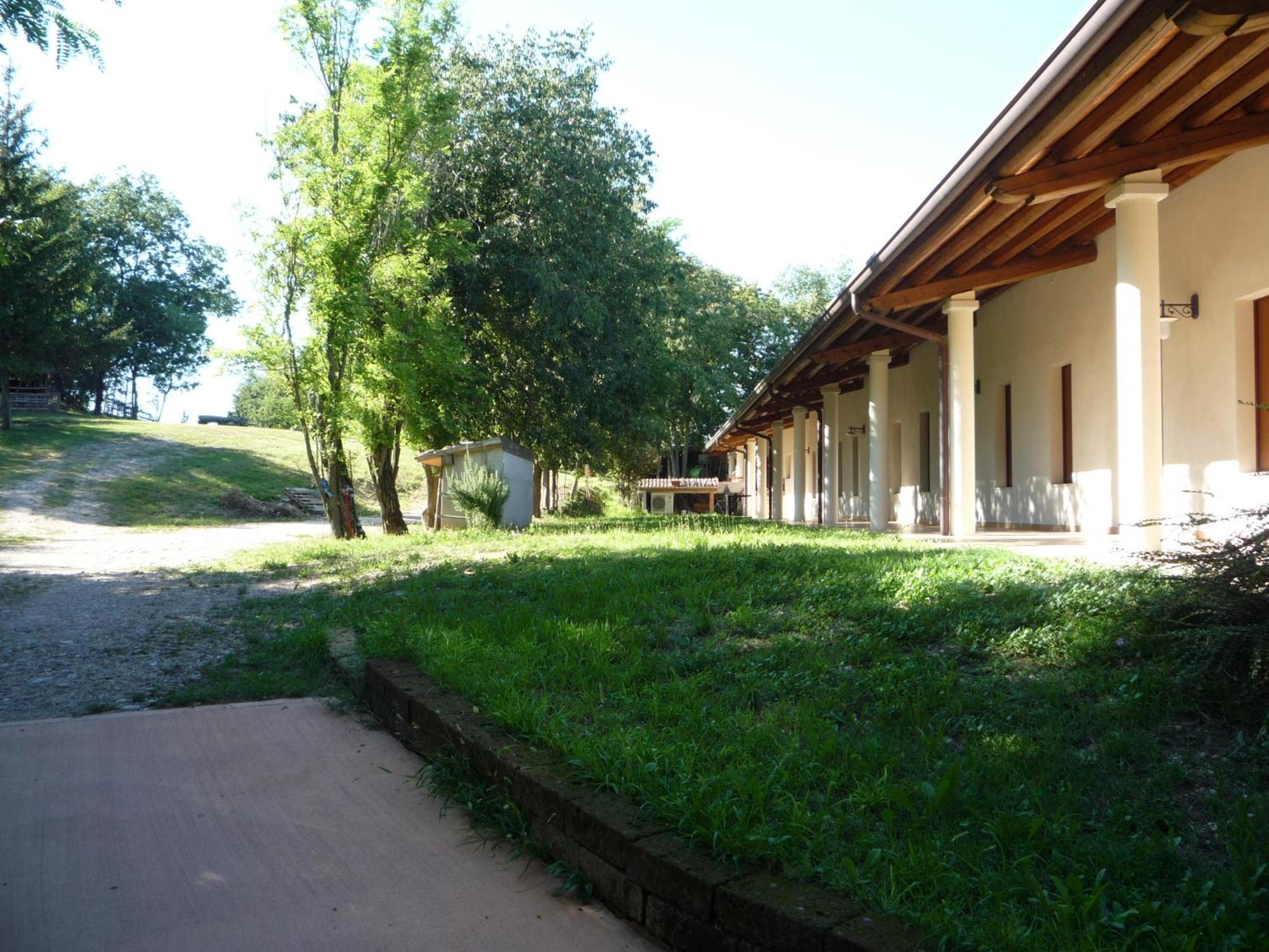 Agriturismo Lupo Bianco Monzambano Exteriör bild