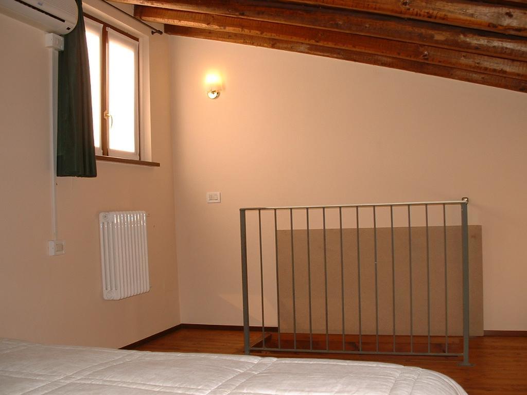 Agriturismo Lupo Bianco Monzambano Exteriör bild