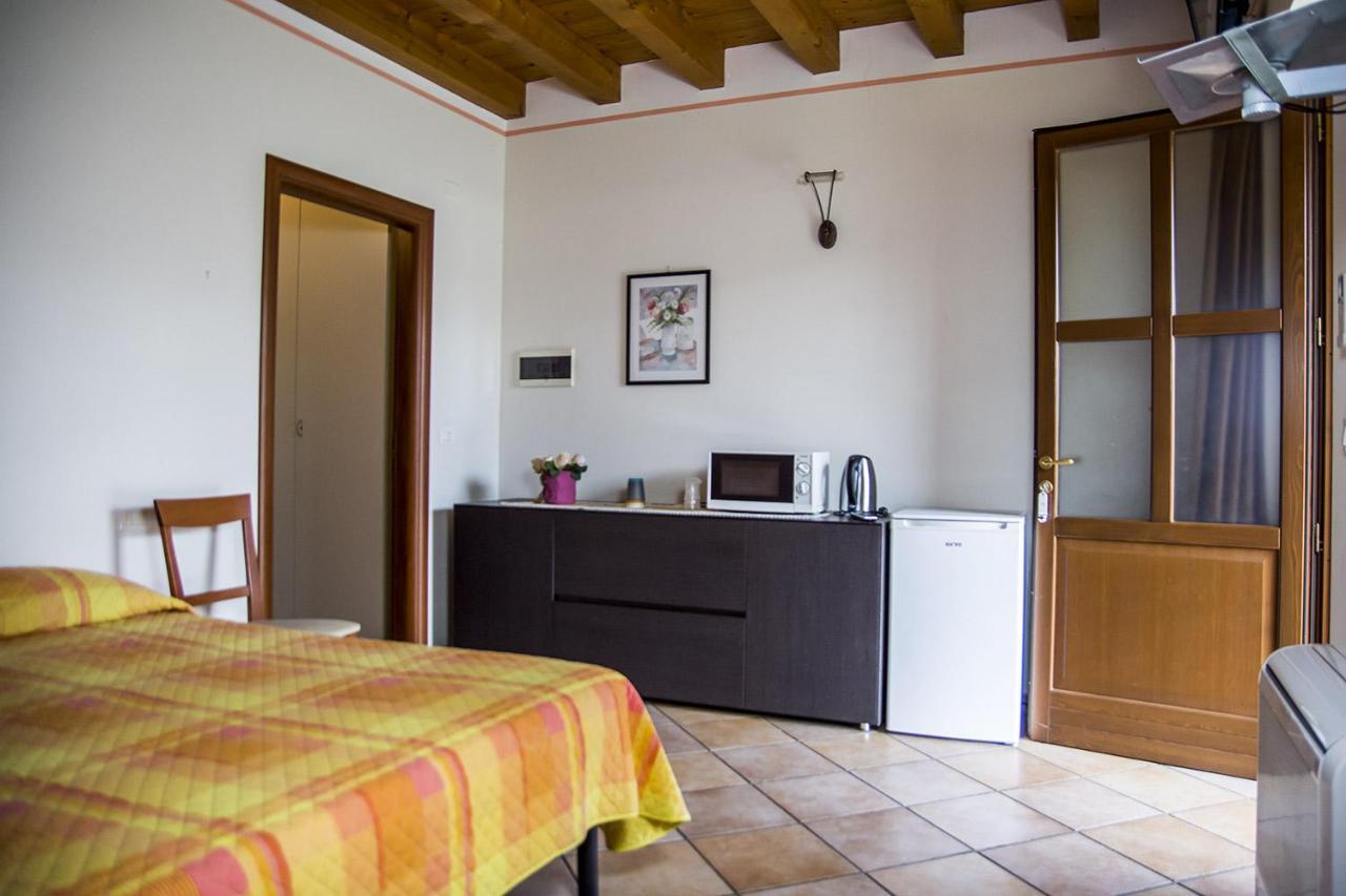 Agriturismo Lupo Bianco Monzambano Exteriör bild