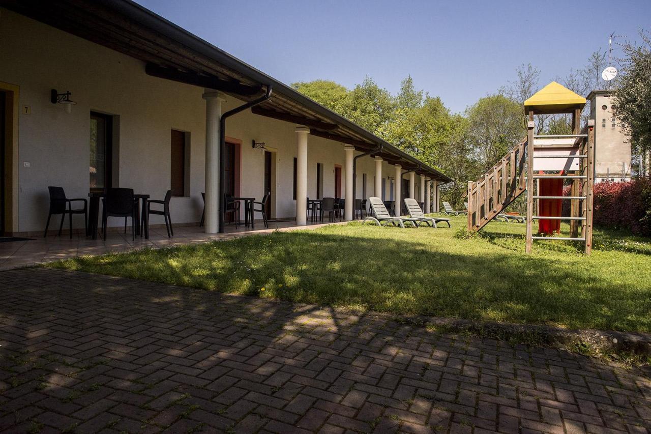 Agriturismo Lupo Bianco Monzambano Exteriör bild