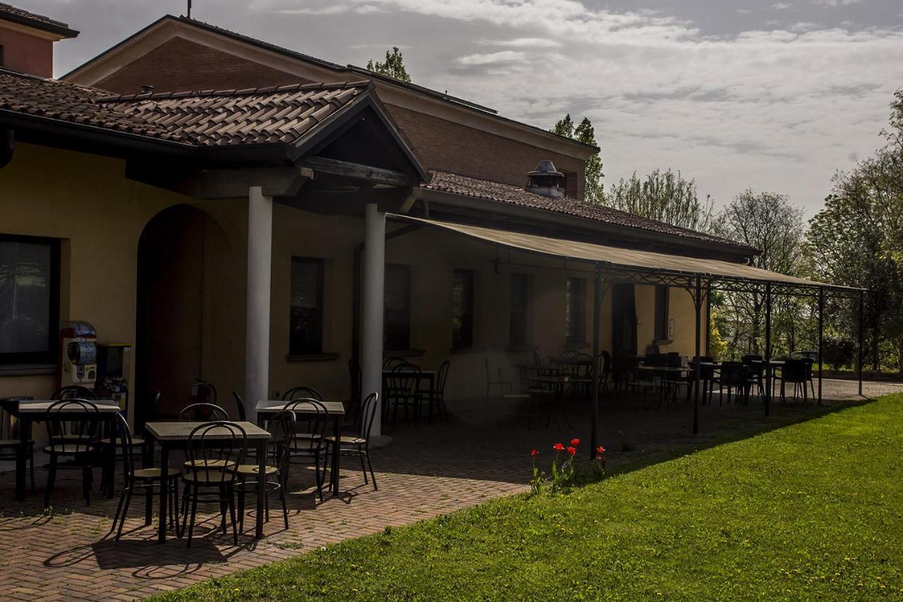 Agriturismo Lupo Bianco Monzambano Exteriör bild
